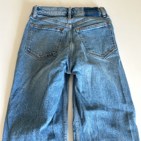 Abercrombie & Fitch High Rise Destroyed Jeans - Picture 7 of 12